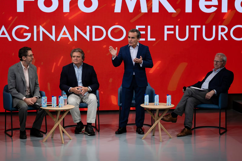 De Izquierda a derecha: Fernando Rivero, ceo ditrendia; Javier Mas, director de Marketing CaixaBank; Rafael Herrador, director Territorial Madrid CaixaBank; y Víctor Conde, director general AMKT